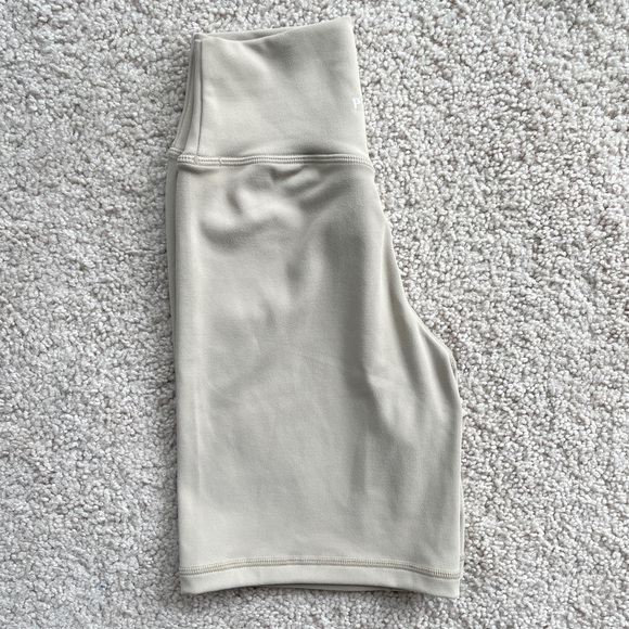 P'tula Tan High Rise 6" Biker Shorts Size Small Hidden Scrunch Buttery Soft Nude - Picture 8 of 14